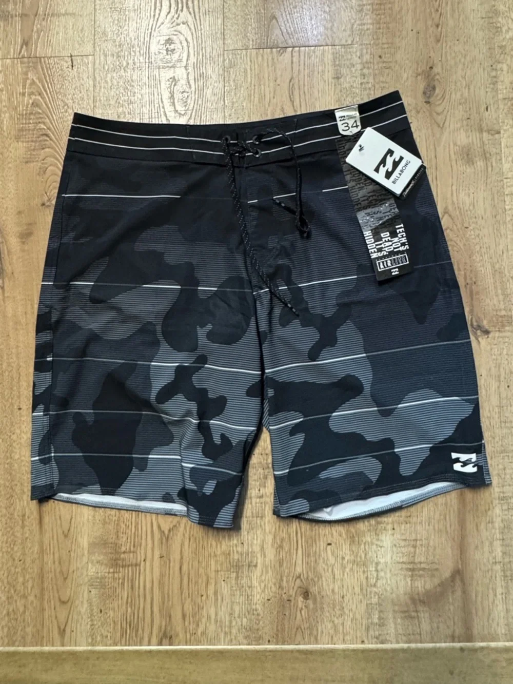 Billabong Airlite Boardshorts Sz 34 Camo Black NWT